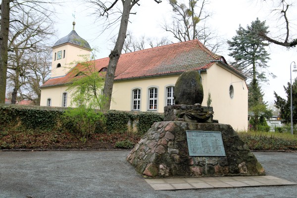 Kriegerdenkmal Dorfkirche
