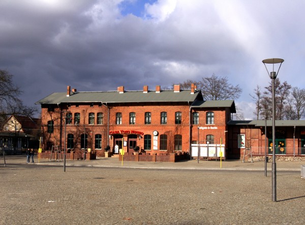 Bahnhofsgebäude