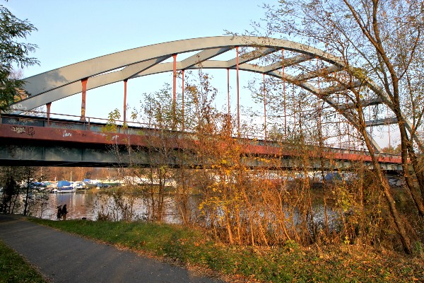 Bahnbrücke
