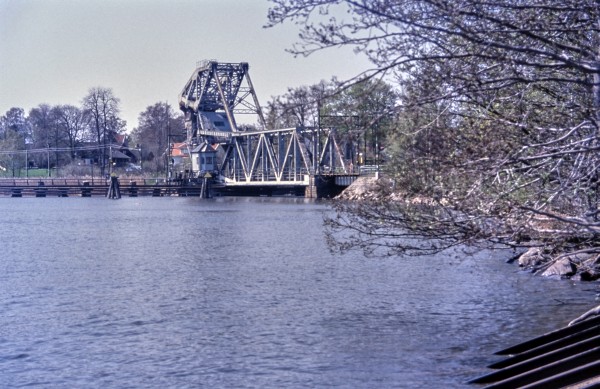 Eisenbahnklappbrücke