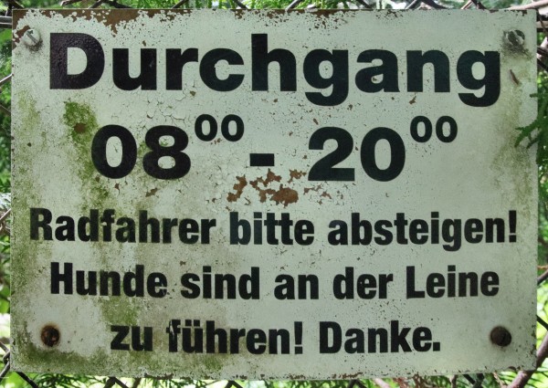 Durchgangsschild